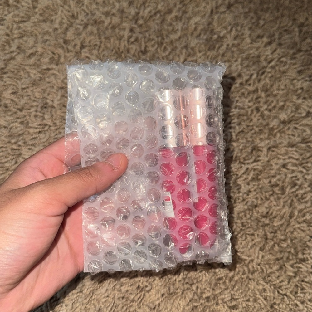 2 x L’Oréal Paris Glow Paradise Hydrating Balm-in-Gloss 80 Sublime Magenta